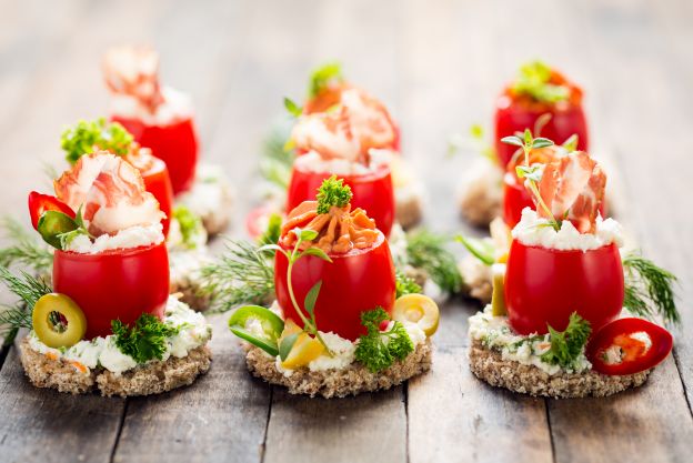 Como preparar um aperitivo festivo e fácil para comemorar o Natal com os amigos!