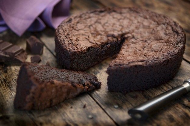 A receita de bolo de chocolate, macio e sem farinha!