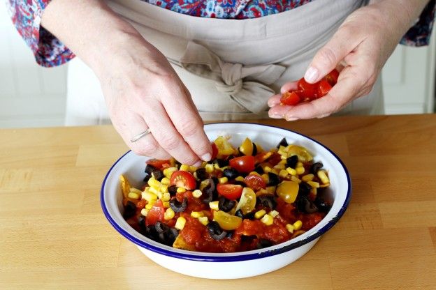 Colocar os tomates cerejas