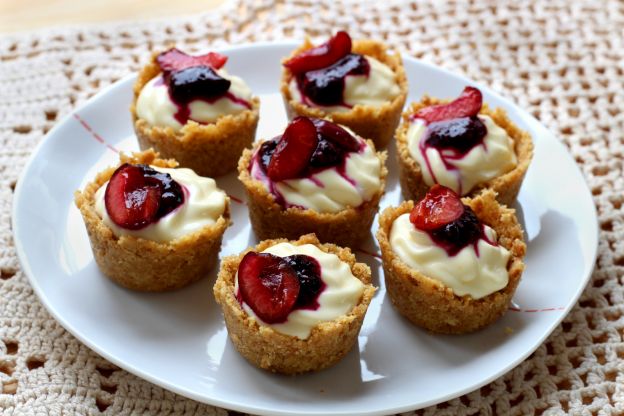 Mini cheesecakes de frutas vermelhas