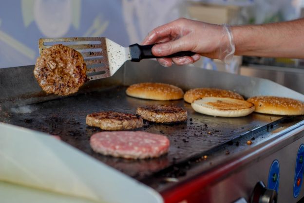 3. McDonald's inventou a linha de montagem de hambúrgueres