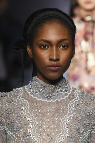 Desfile da grife Temperley London, em Londres.