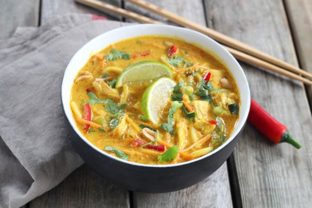 Ramen de frango estilo tailandês