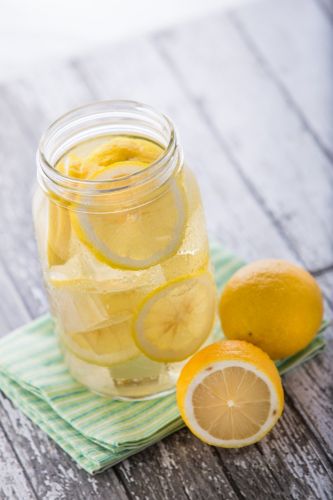 Detox water de limão