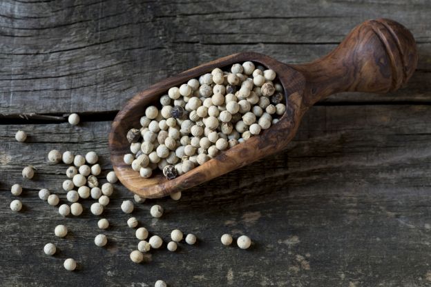 Tenha pimenta branca à mão