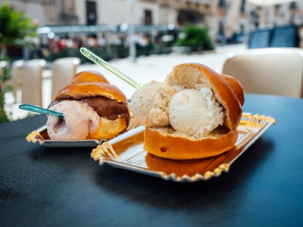 Brioche con gelato - Brioche com sorvete