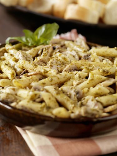 Penne com frango ao curry