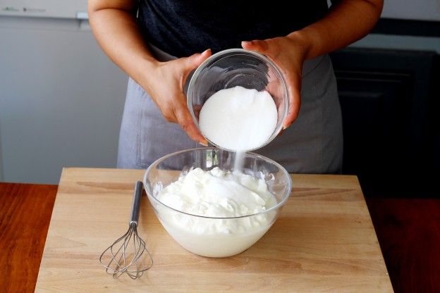 Misturar queijo e açúcar