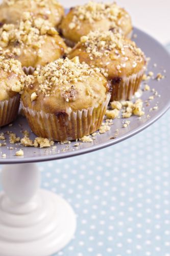 Os muffins com chocolate branco