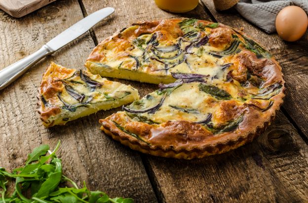 Torta salgada com polenta e cebola