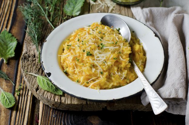 Risotto con carote e Parmigiano Reggiano (Risotto de cenoura e parmesão)