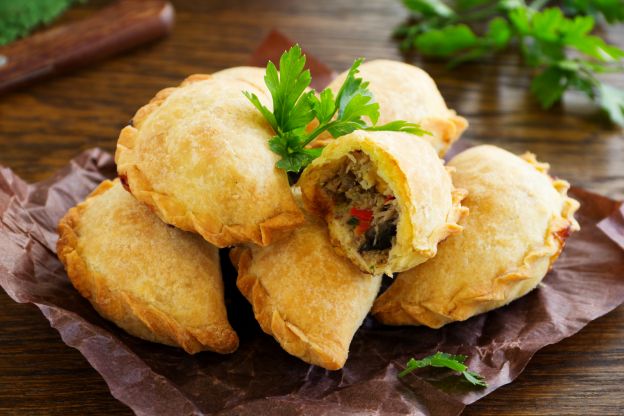 9. Empanadas e pastéis