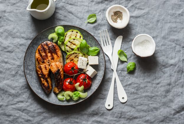 Postas de salmão em molho teriyaki e legumes!