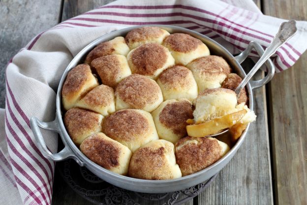 Bolo brioche de maçã e canela