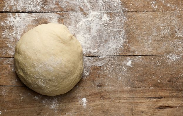 Como posso cozinhar com a água levedada