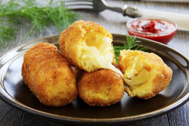 Croquetes de grão de bico e queijo