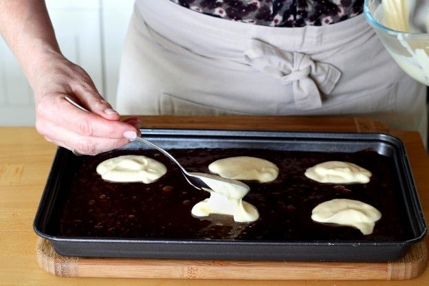 Colocar a cobertura cheesecake