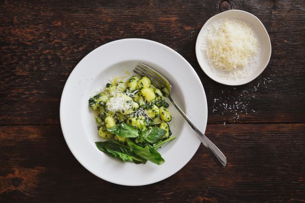 Salada de espinafre e alcachofa