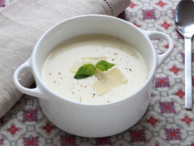 Sopa cremosa de queijo com Grana Padano