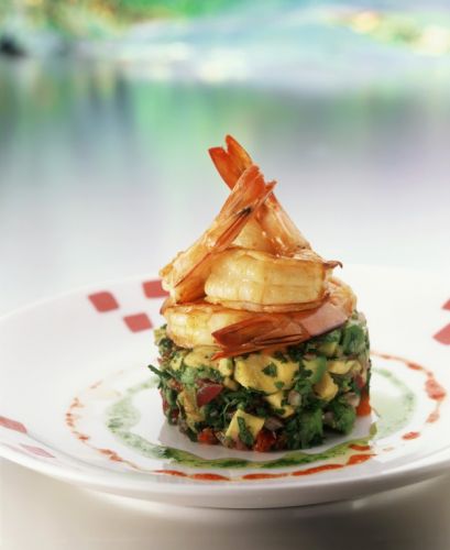 Tartare de abacate, tomate e camarão