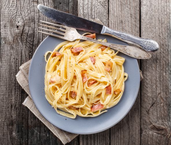 Macarrão à carbonara