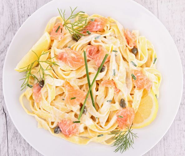 Aquário - Tagliatelle com creme e salmão