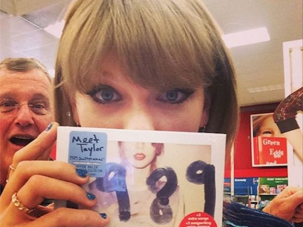 7 – Até o pai da Taylor Swift decidiu aplicar um photobomb