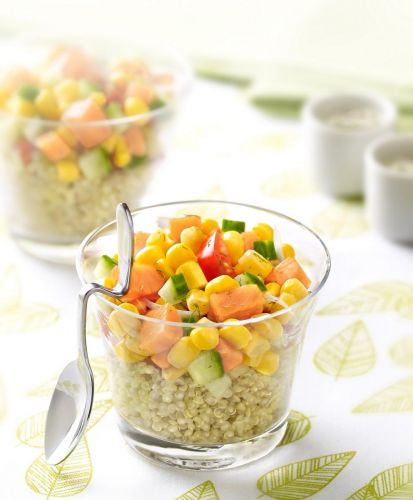 Verrine com quinoa, milho e salmão defumado