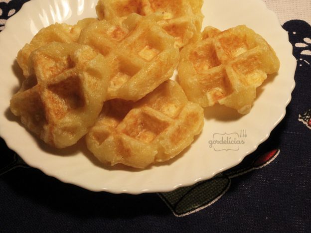 Waffles de pão de queijo