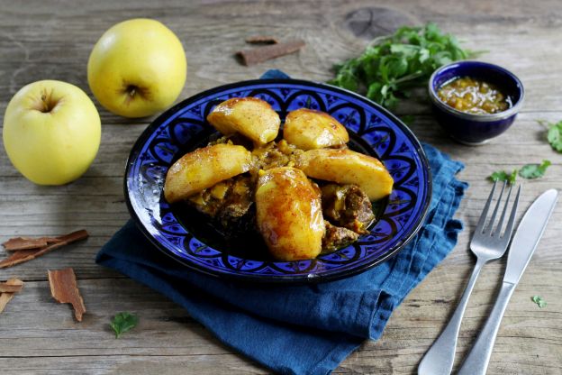 Carne com maçãs caramelizadas do Norte de África