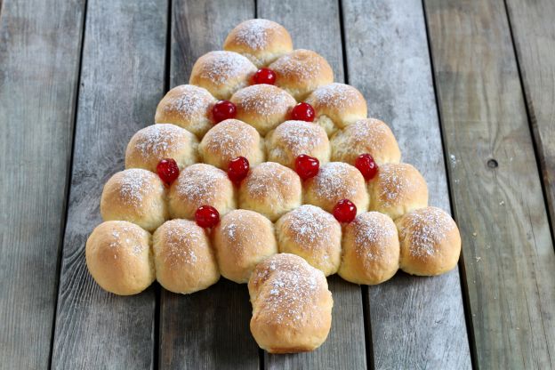 24. Pinheiro de Natal de brioche