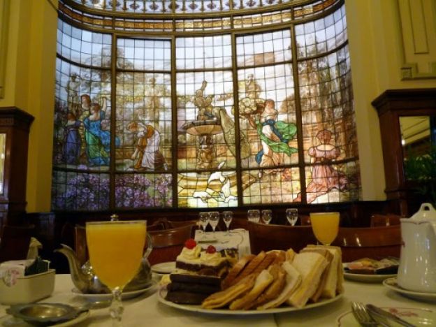 Confiteria Las Violetas em Buenos Aires, Argentina