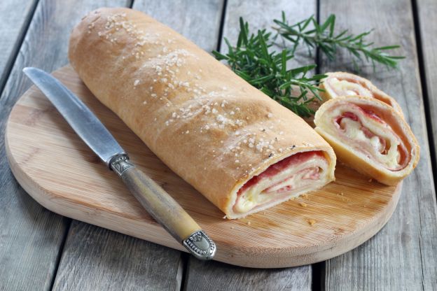 Lanchão de queijo e presunto