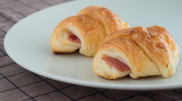 Croissant de presunto e queijo