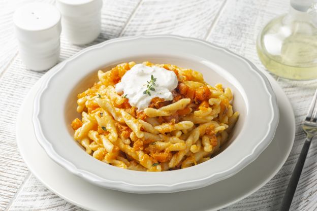 Strozzapreti com abóbora e creme