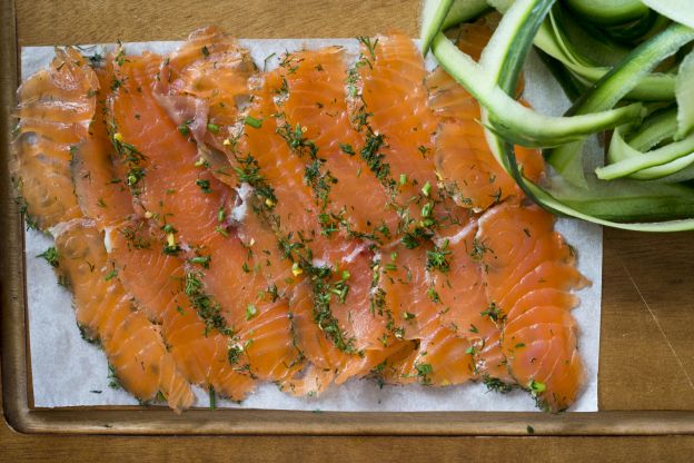 Salmão à gravlax