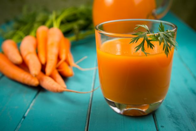 Suco de cenoura e laranja