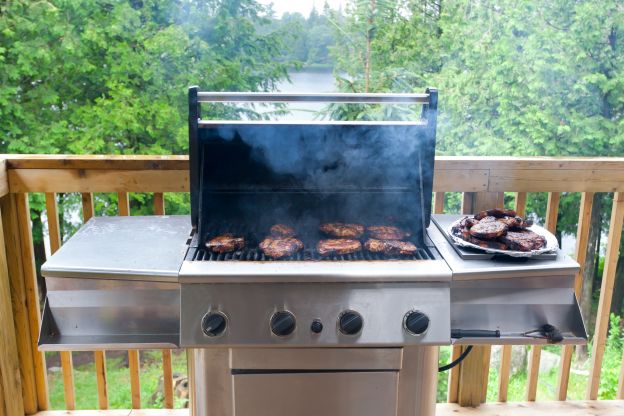 Mexer a carne com frequência