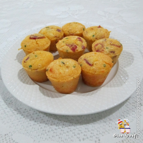 9. Muffins de salaminho e mussarela