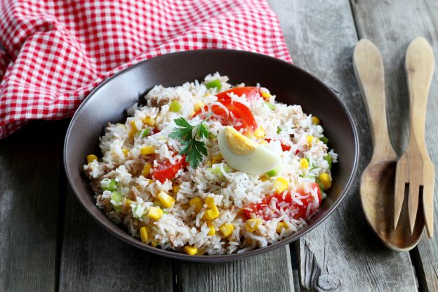 Salada de arroz com atum