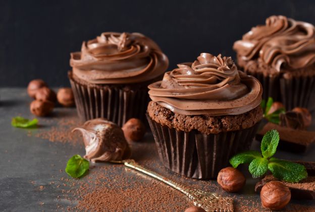 Cupcakes de chocolate com cobertura