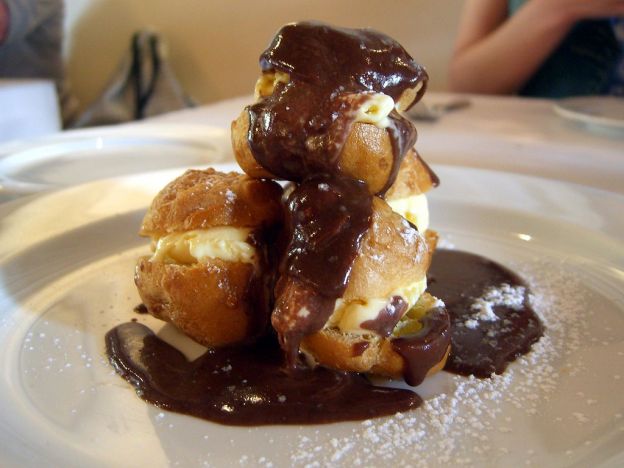 profiteroles