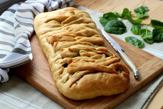 20. Pizza entrelaçada com pimentão, queijo fontina e presunto