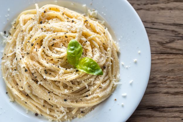 Macarrão cremoso com queijo e pimenta