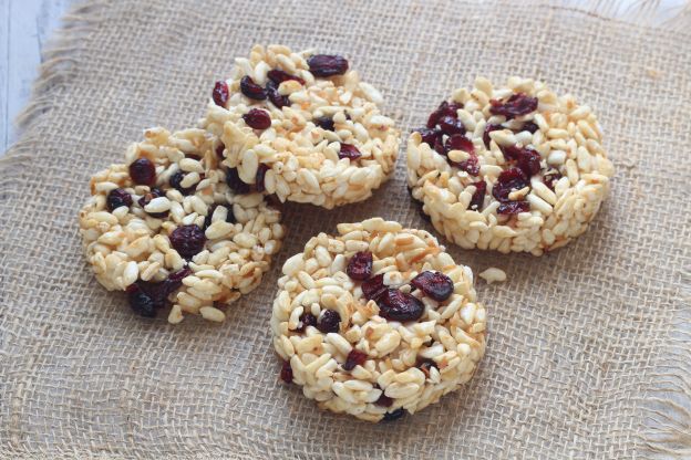 Galettes de flocos de arroz, coco e cranberries