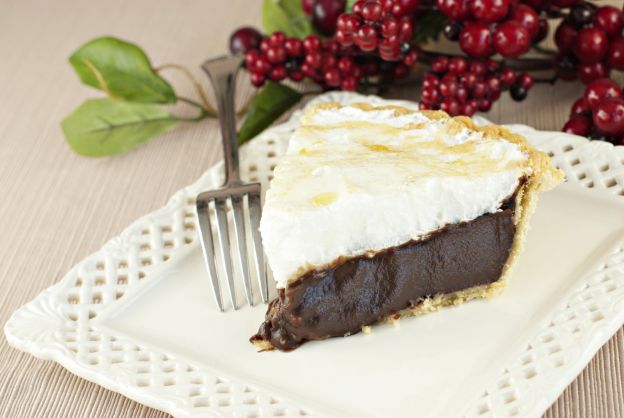 Torta de chocolate com merengue