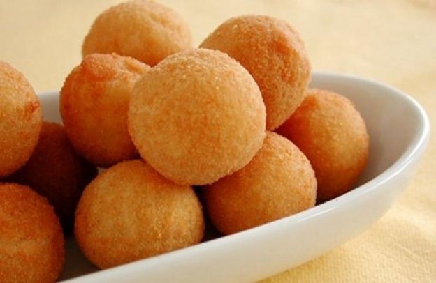 Bolinha de queijo rápida