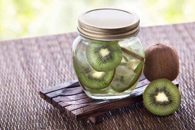 Detox water de kiwis