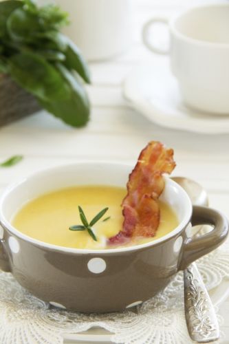 Velouté de moranga, lentilhas e bacon