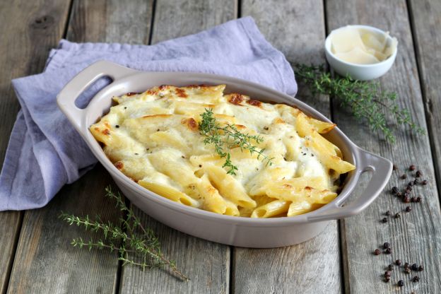 Penne com cogumelos e confit de pato